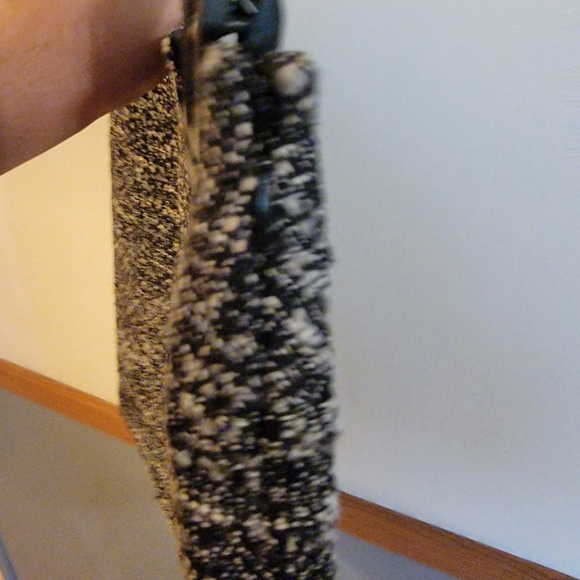 NWT Ann Taylor Pencil Skirt With Side Zipper, Two Buttons on the Front. Sz 0P - Picture 4 of 5